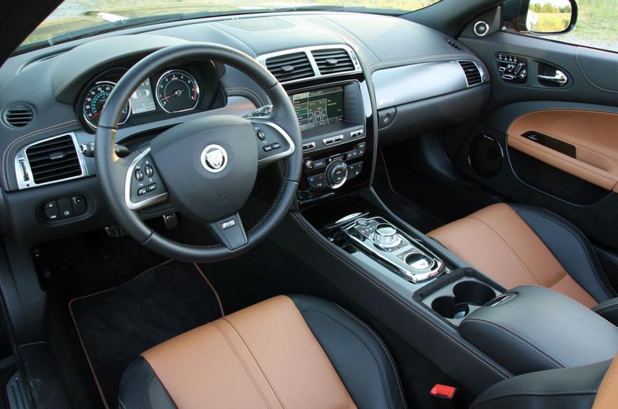  Jaguar XKR-S Convertible 2012 года  (фото 6 из 45)